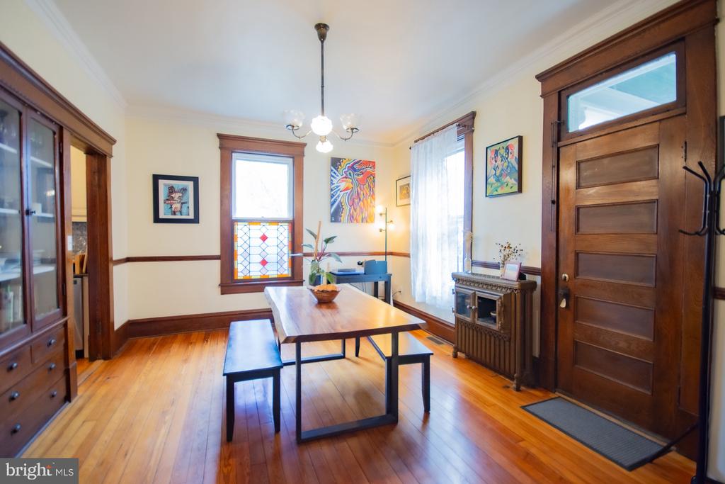 511 W BURKE STREET