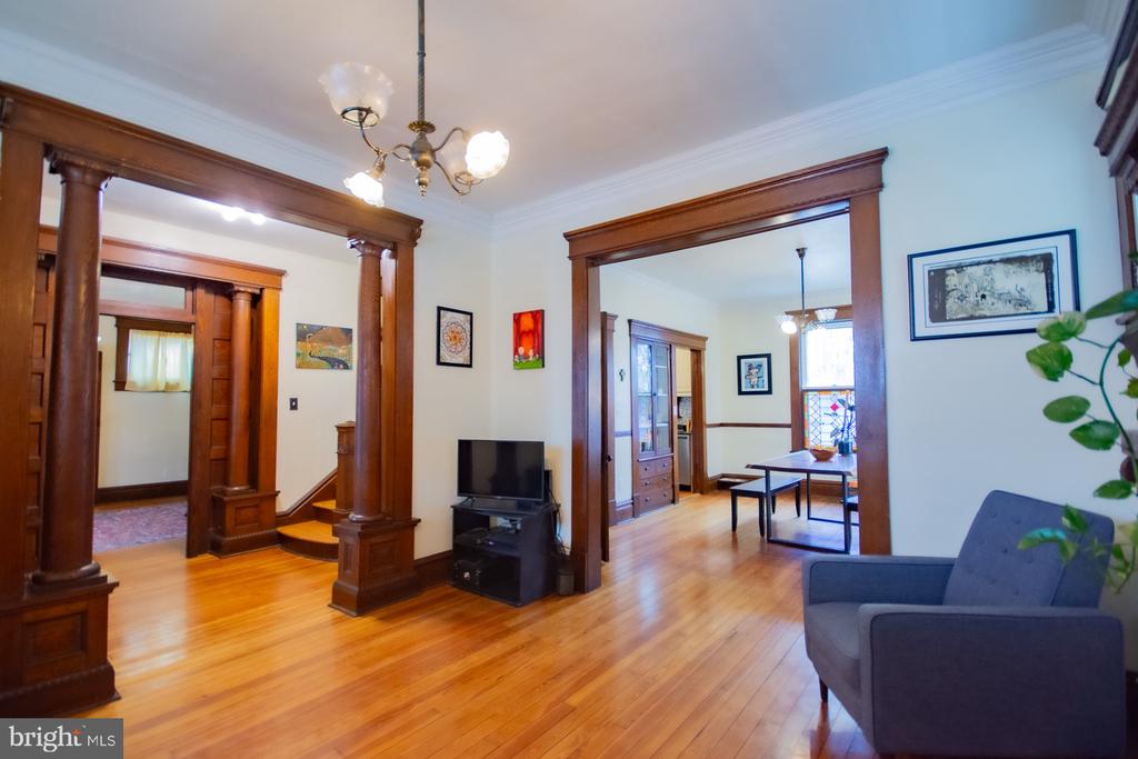 511 W BURKE STREET