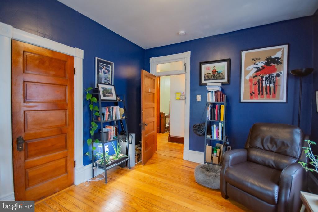 511 W BURKE STREET