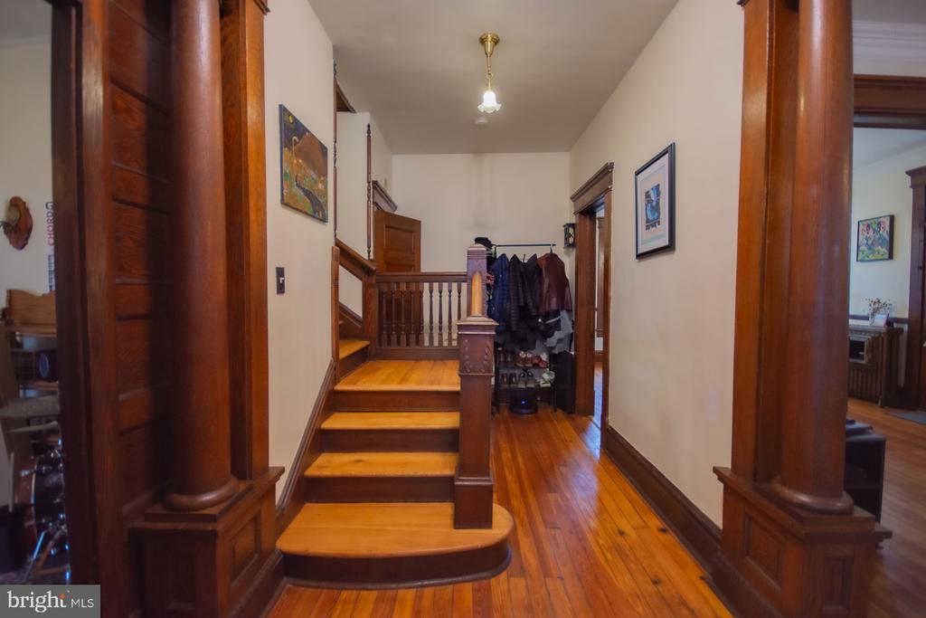 511 W BURKE STREET