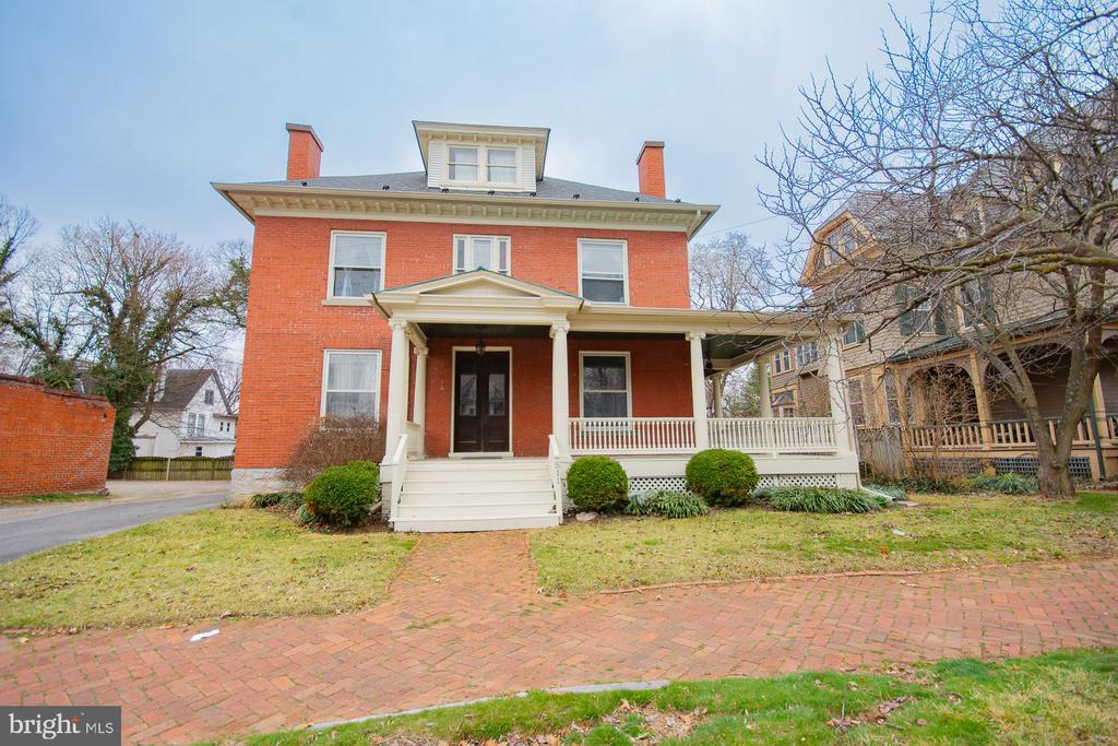 511 W BURKE STREET