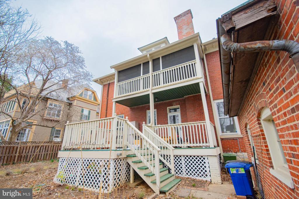 511 W BURKE STREET
