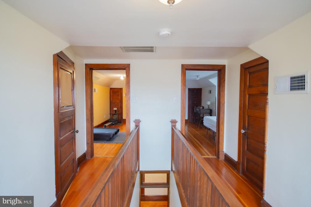 511 W BURKE STREET