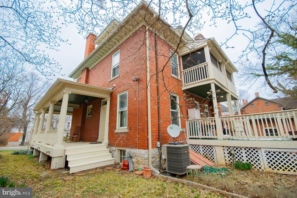 511 W BURKE STREET