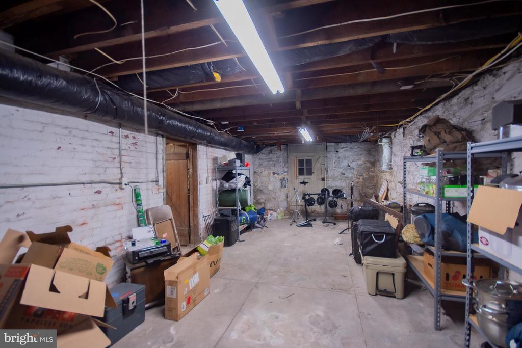 511 W BURKE STREET