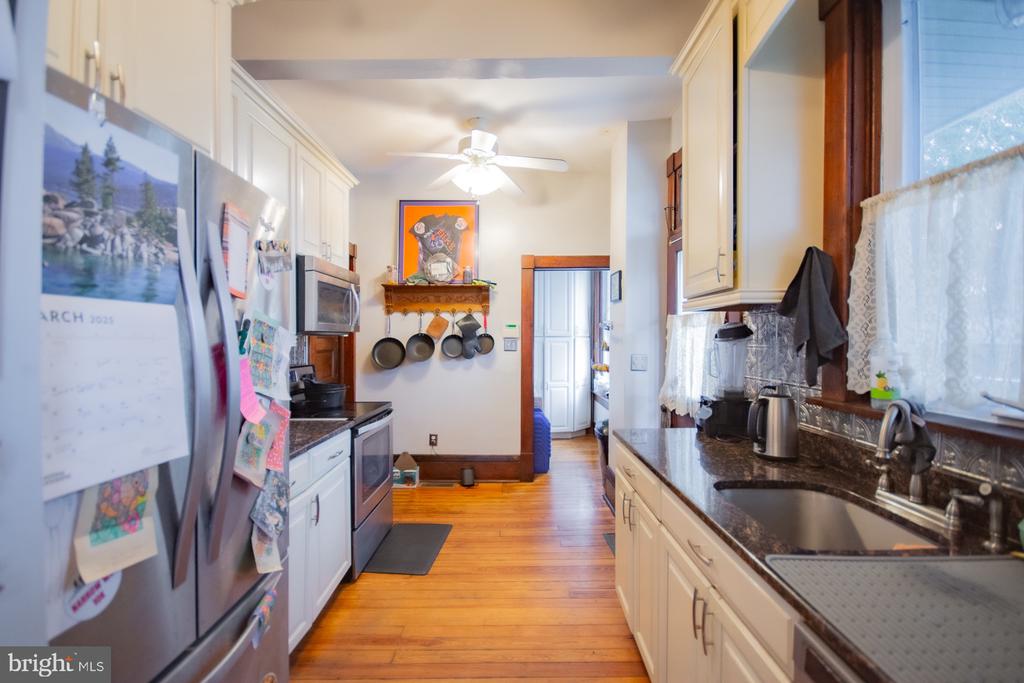 511 W BURKE STREET