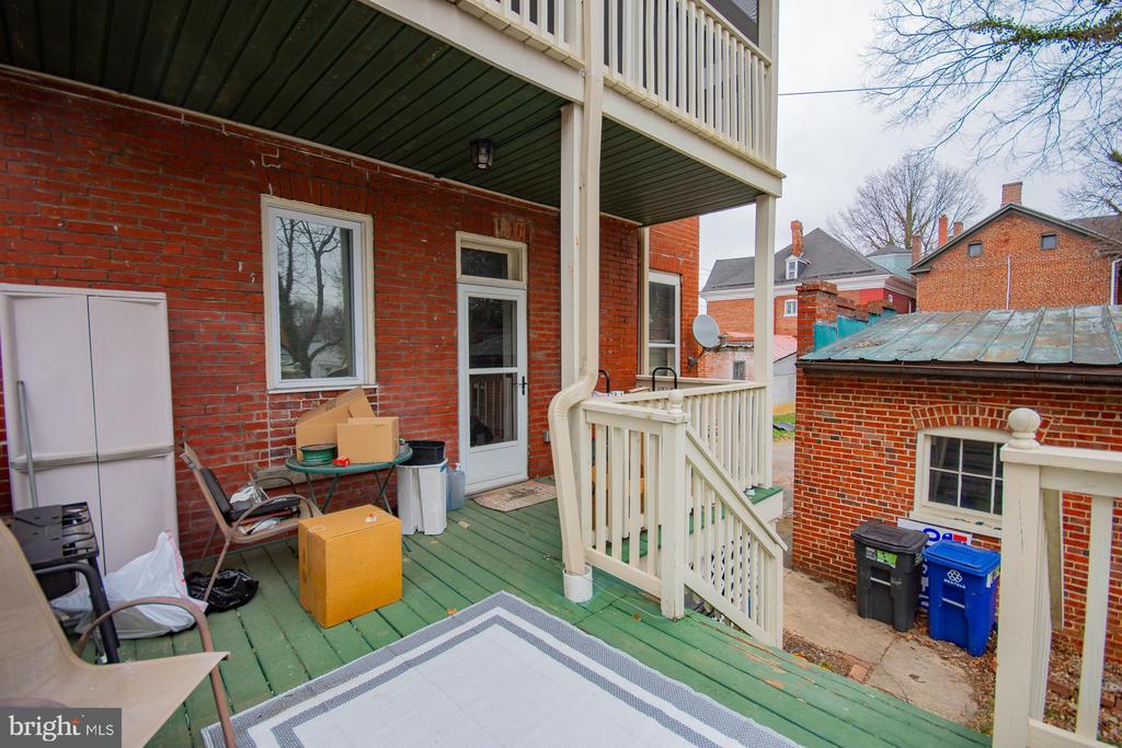 511 W BURKE STREET