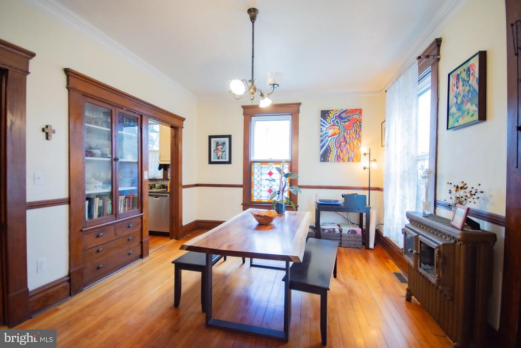 511 W BURKE STREET