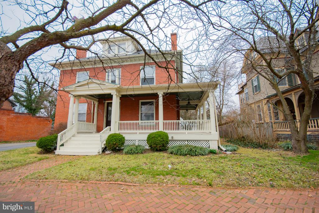 511 W BURKE STREET