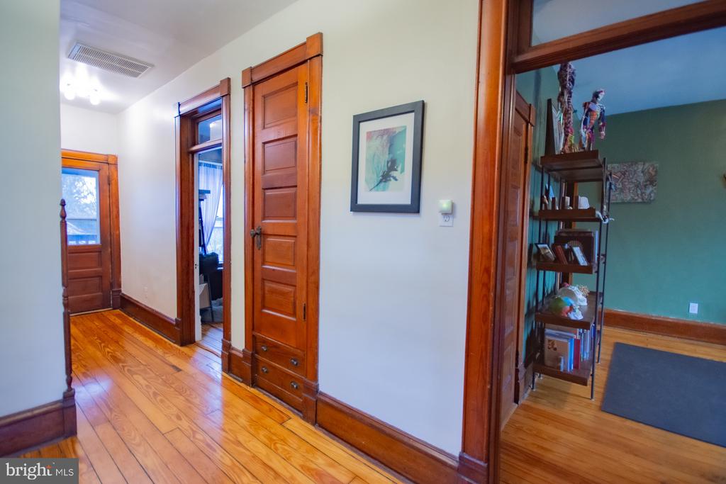 511 W BURKE STREET