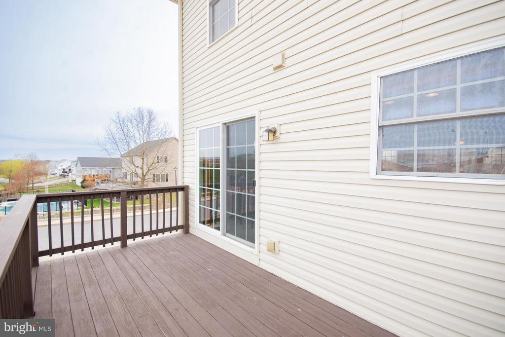 10 TEAGUE LANE