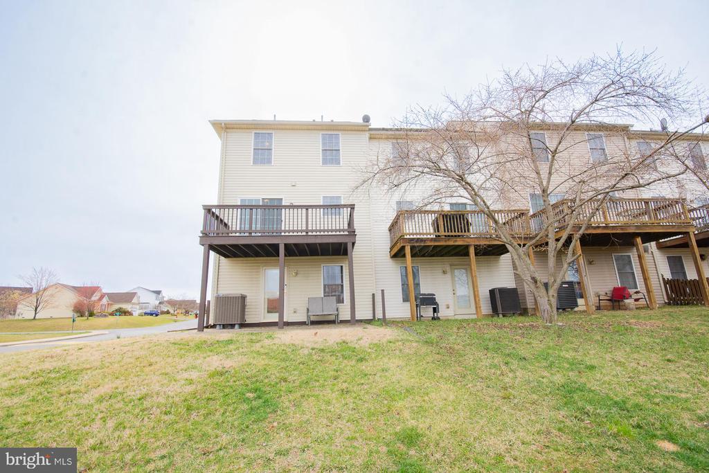 10 TEAGUE LANE