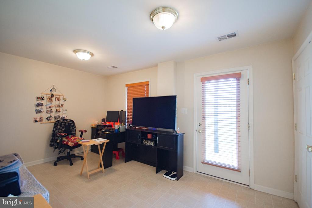 10 TEAGUE LANE