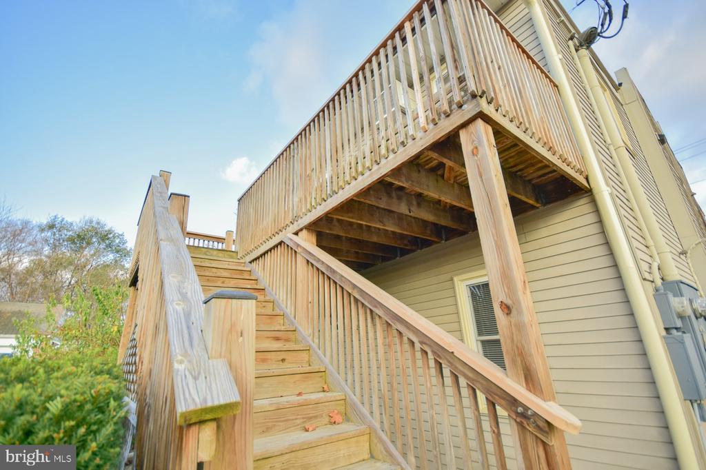 203 W JOHN STREET Unit: 2