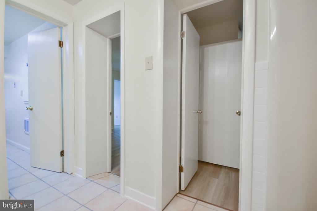 203 W JOHN STREET Unit: 2