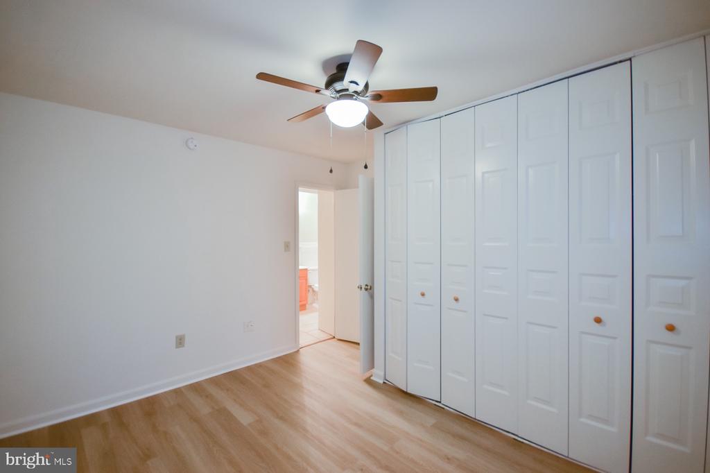 203 W JOHN STREET Unit: 2