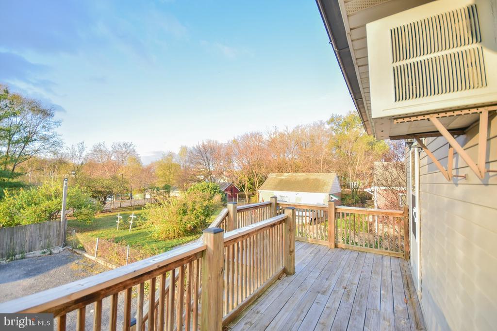 203 W JOHN STREET Unit: 2