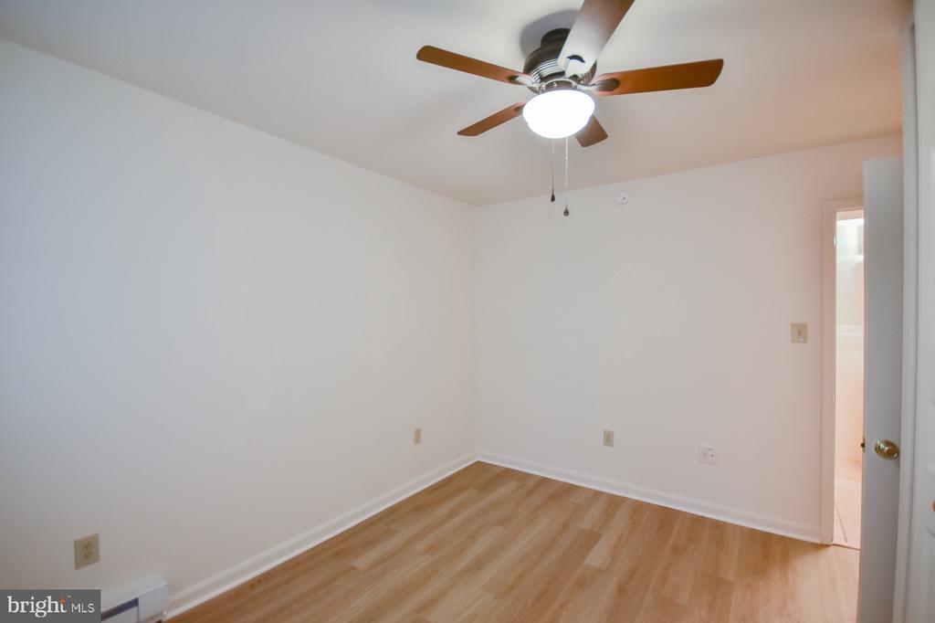 203 W JOHN STREET Unit: 2