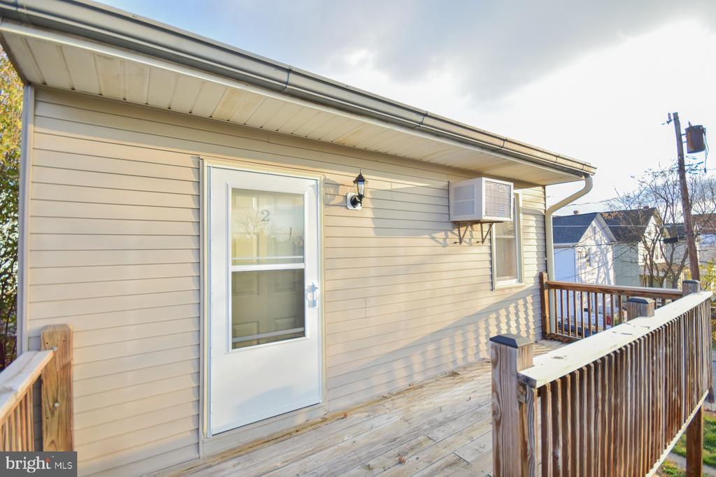 203 W JOHN STREET Unit: 2