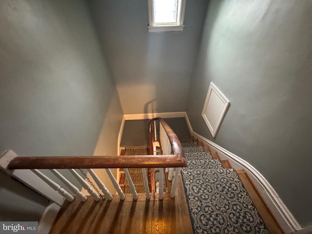 501 W KING STREET Unit: 5