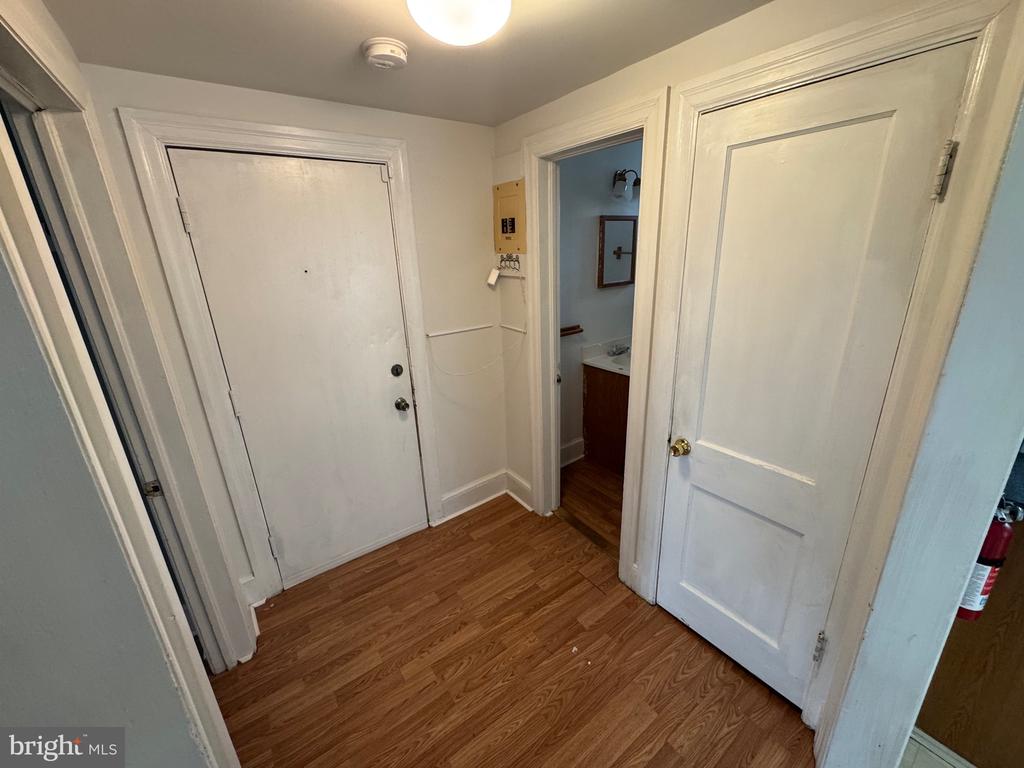 501 W KING STREET Unit: 5