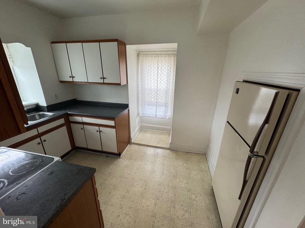 501 W KING STREET Unit: 5