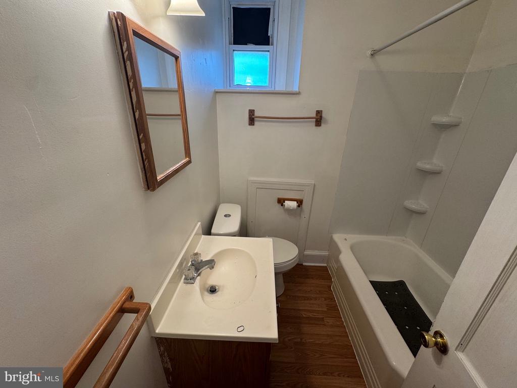 501 W KING STREET Unit: 5