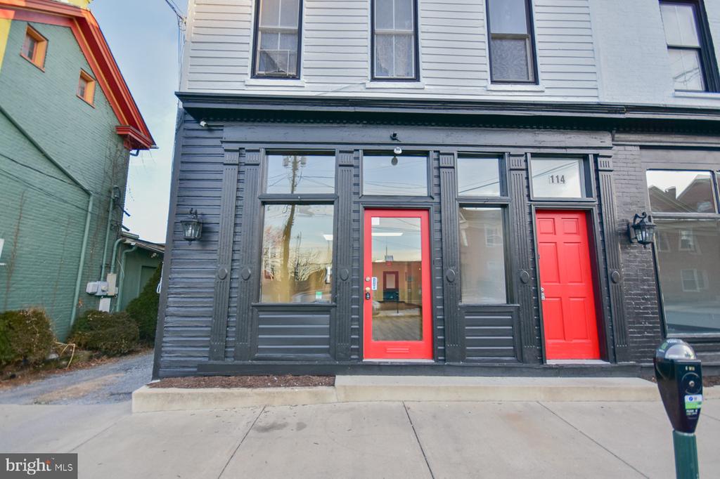 116 W MARTIN STREET