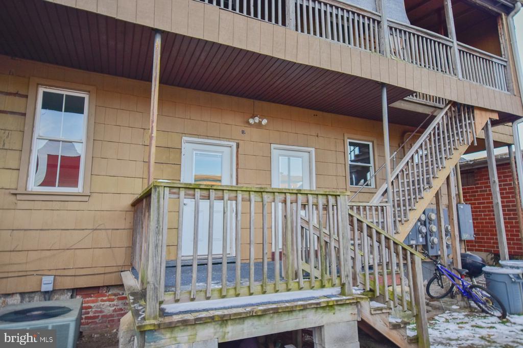 116 W MARTIN STREET
