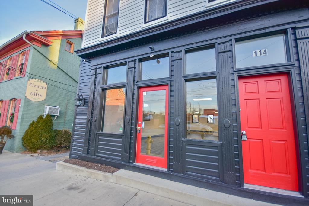 116 W MARTIN STREET