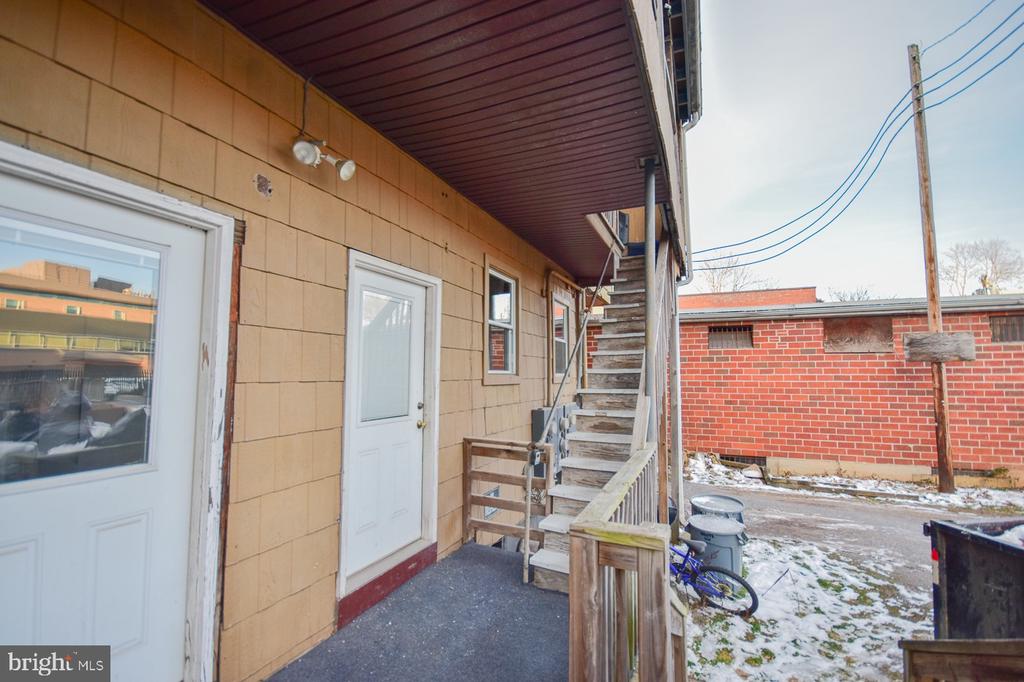 116 W MARTIN STREET
