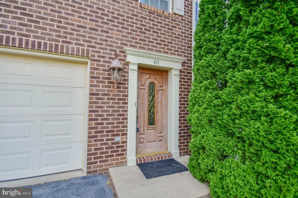 61 EFFIE LANE
