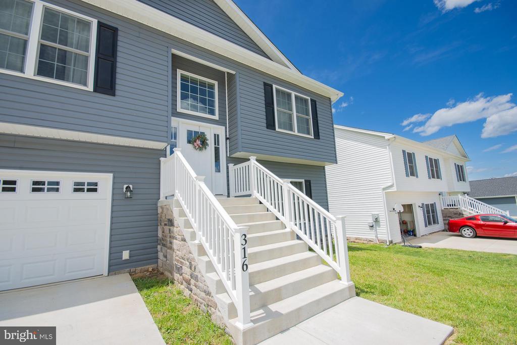 316 POCHARDS COURT
