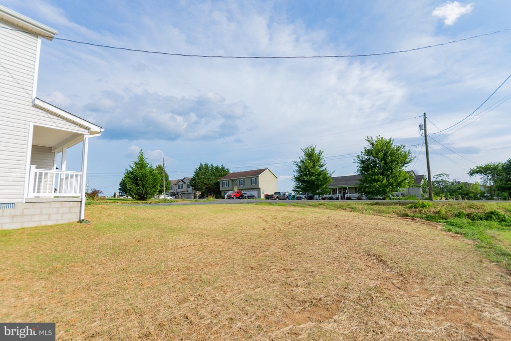 272 LARRY WAY