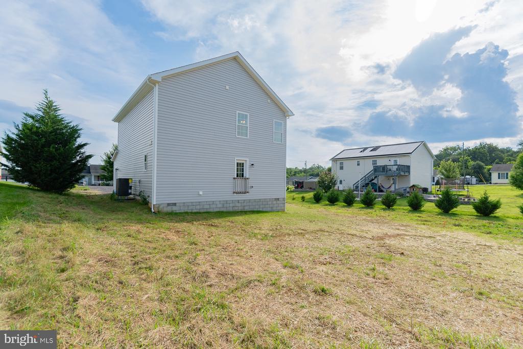 272 LARRY WAY