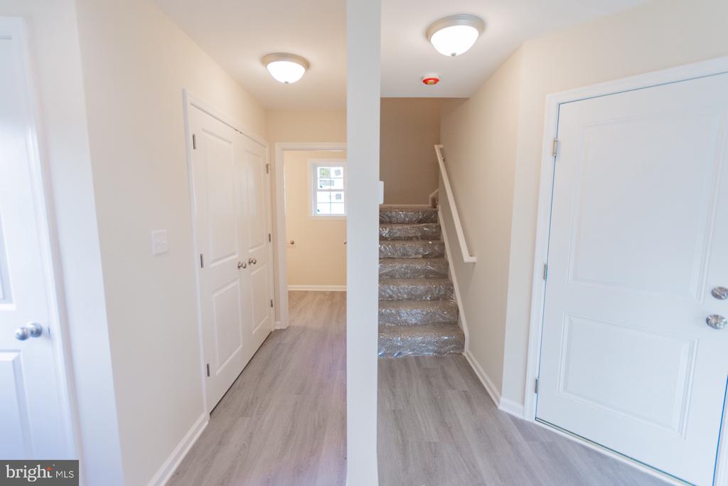 272 LARRY WAY