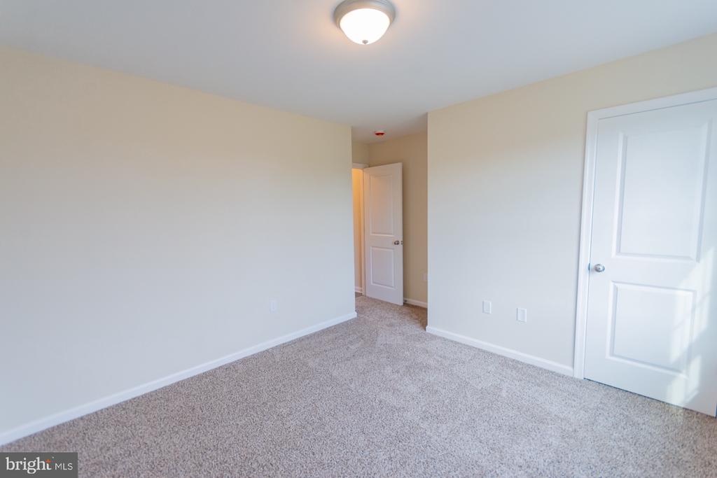 272 LARRY WAY