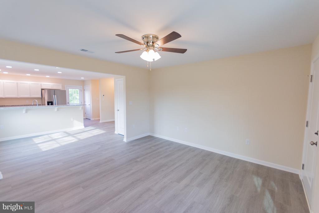 272 LARRY WAY