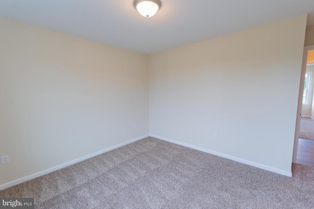 272 LARRY WAY