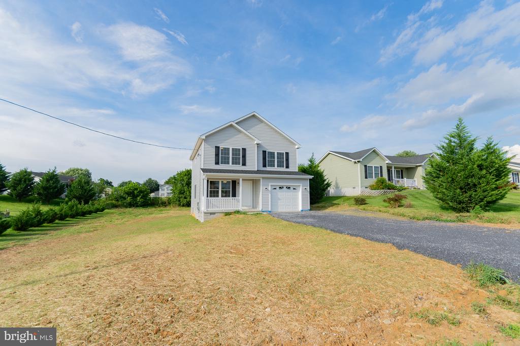 272 LARRY WAY