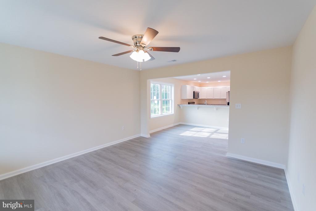 272 LARRY WAY