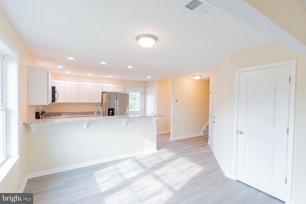 272 LARRY WAY