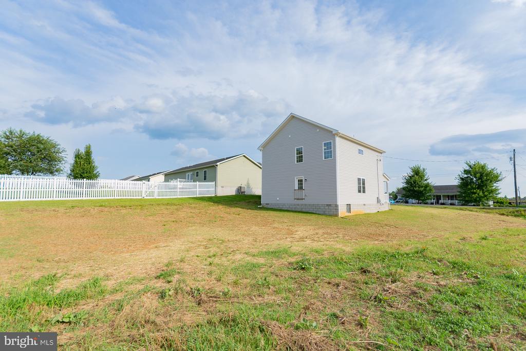 272 LARRY WAY