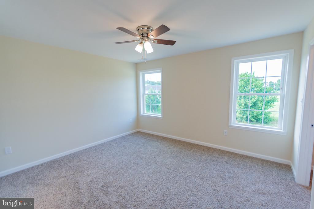 272 LARRY WAY