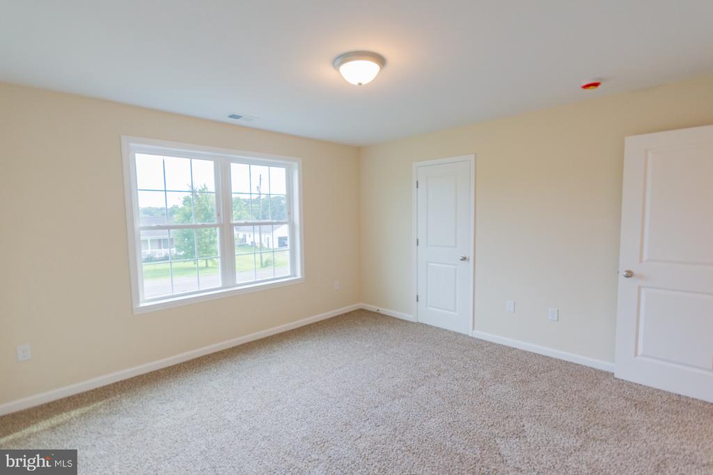 272 LARRY WAY