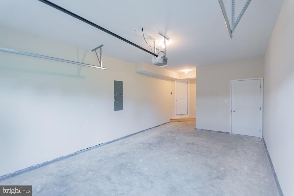 272 LARRY WAY