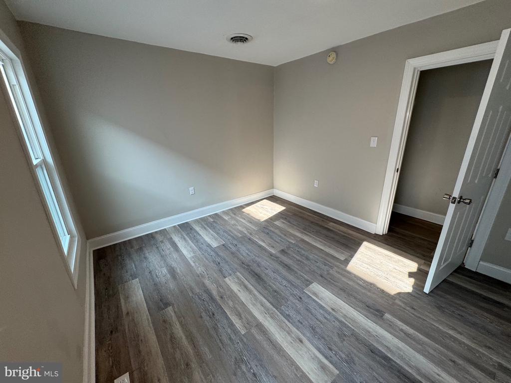 212 W JOHN STREET