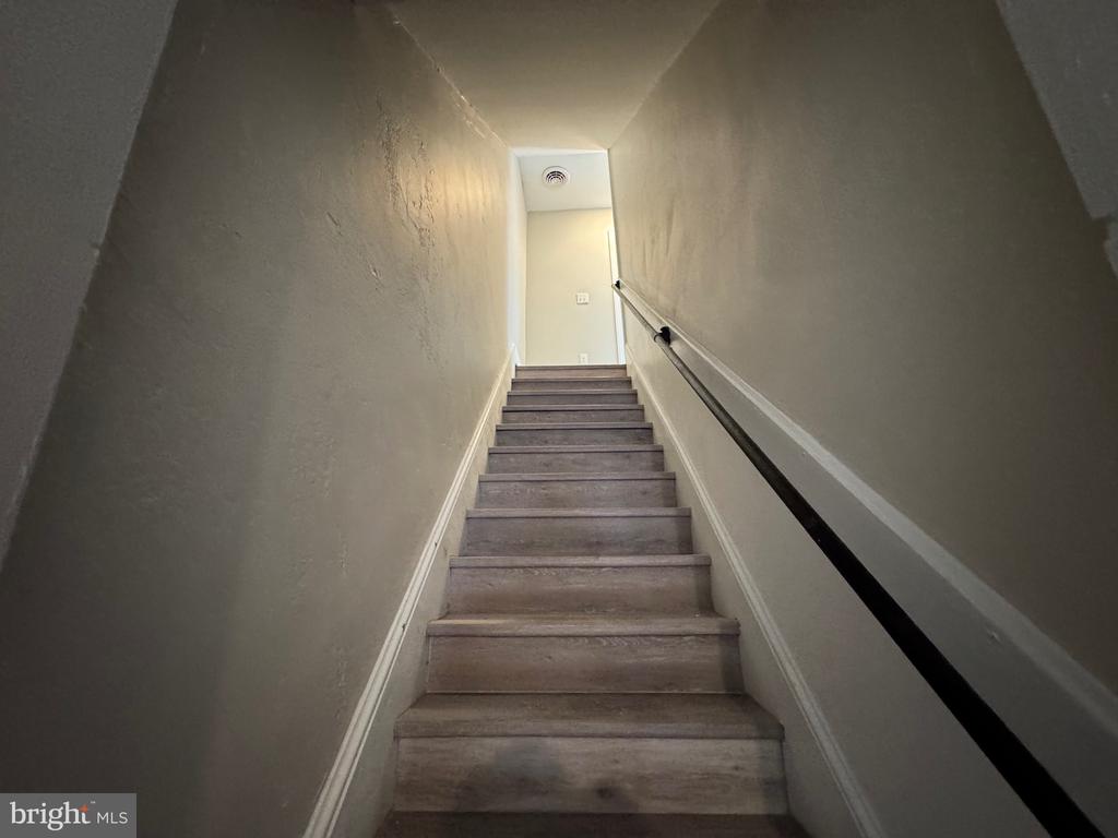 212 W JOHN STREET
