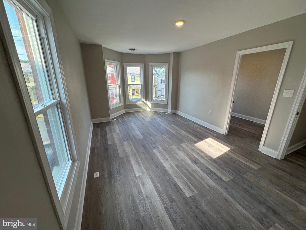 212 W JOHN STREET
