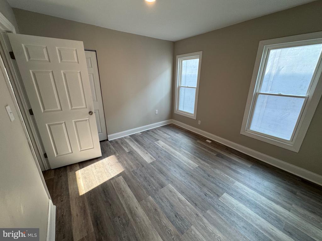 212 W JOHN STREET